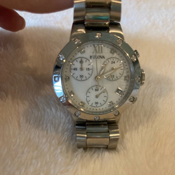 Bulova Chronograph Diamonds Silver-Dial 29mm - Picture 1 of 5
